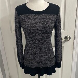 Black/Gray Knit Sweater Long Sleeve Zipper Details at Hips Crew New Color Block